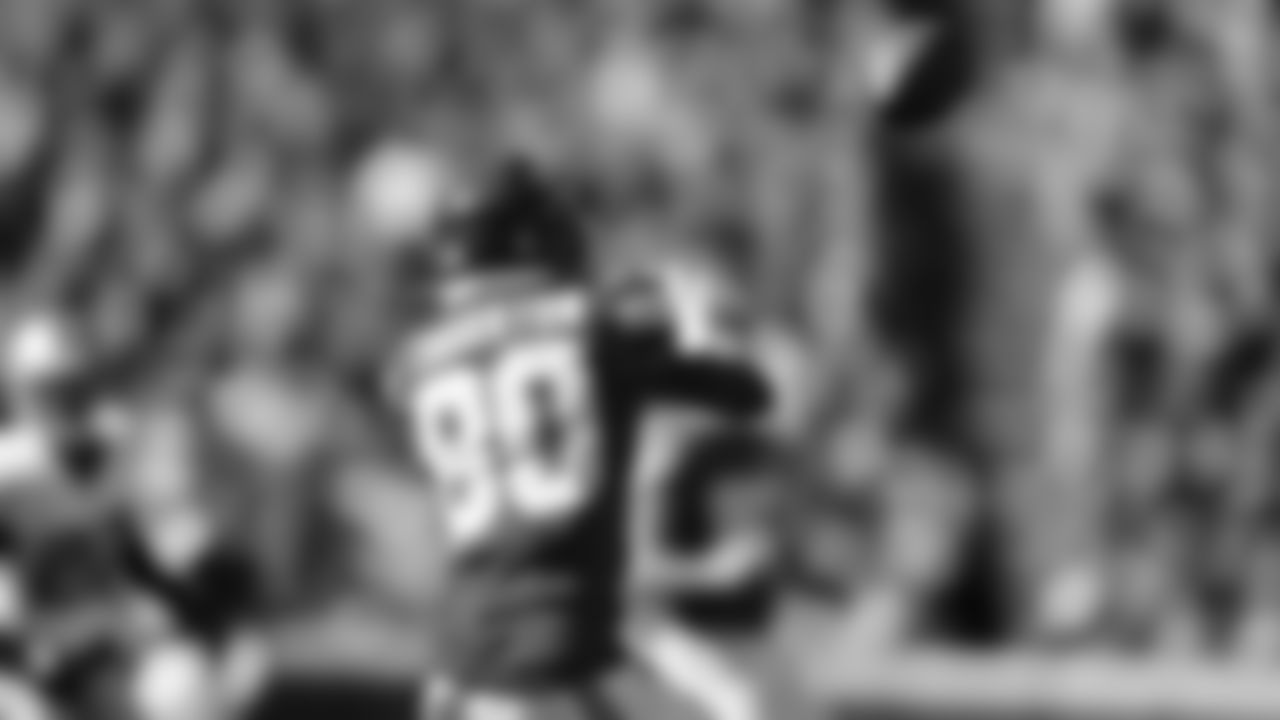 Kansas City Chiefs wide receiver Tyquan Thornton (80) catches this ball during a week 7 NFL Football game against the Las Vegas Raiders on Sunday, October 19, 2025 in Kansas City, MO.