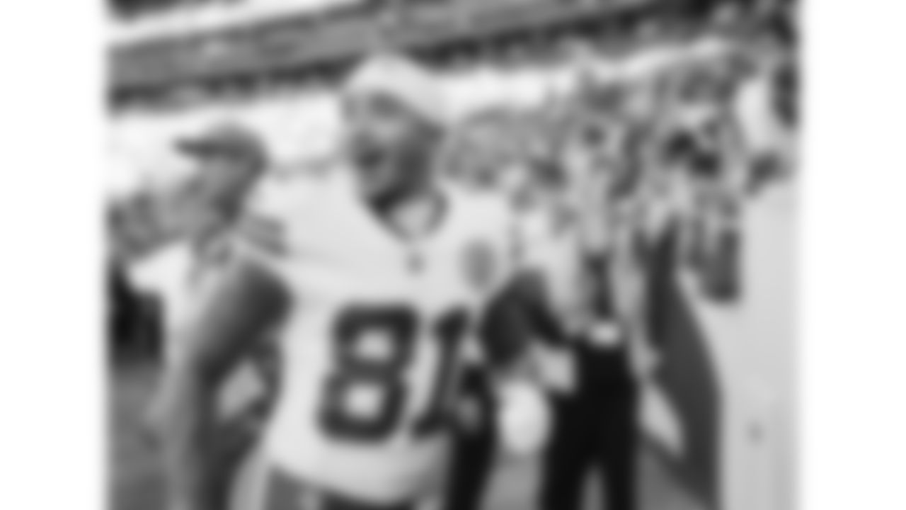 Kansas City Chiefs wide receiver Nikko Remigio (81) warms up prior to a week 11 NFL Football game against the Denver Broncos on Sunday, November 16, 2025 in Denver, Colorado.