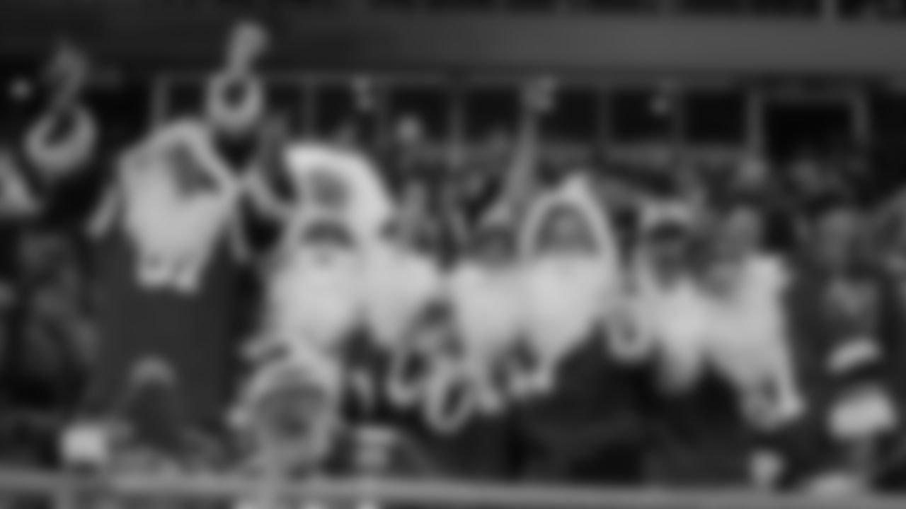 Santas prior to an NFL week 17 matchup against the Denver Broncos, Thursday, December 25, 2025.