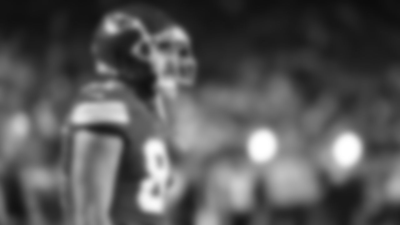 Kansas City Chiefs tight end Travis Kelce (87) prior to the Week 14 NFL game against the Los Angeles Chargers on Sunday, December 8, 2024.