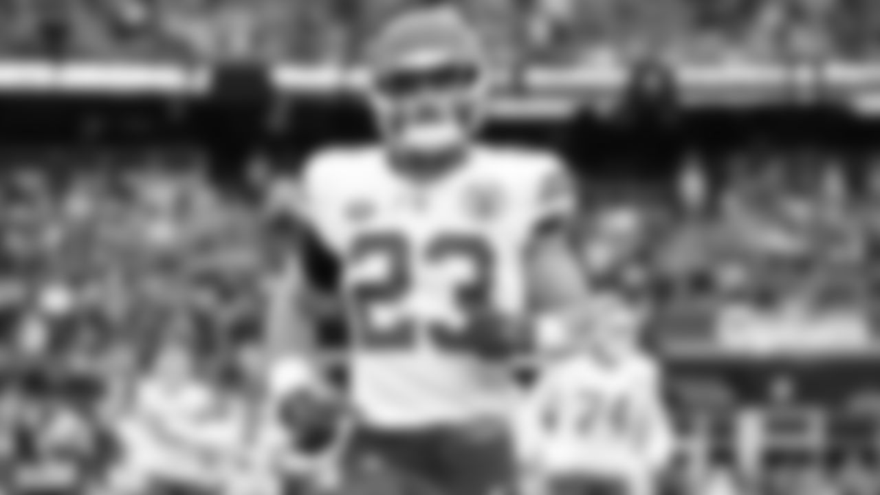 Kansas City Chiefs middle linebacker Drue Tranquill (23) prior to the NFL Week 15 matchup against the New England Patriots on December 17, 2023.