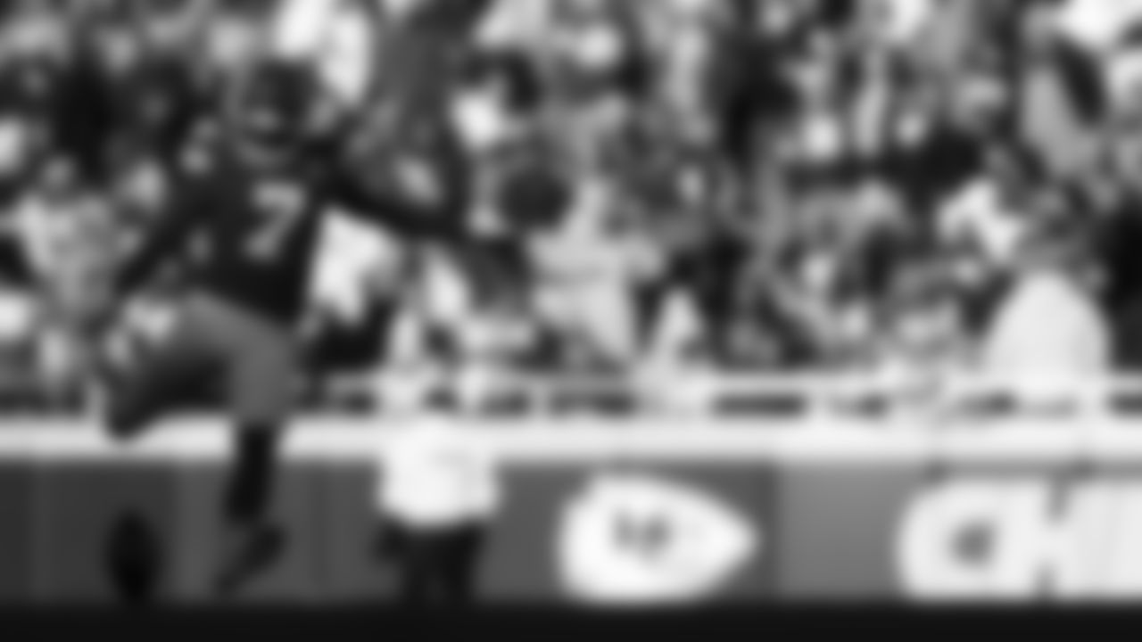 Kansas City Chiefs kicker Harrison Butker (7) kicks off during an NFL week 15 matchup against the Los Angeles Chargers, Sunday December 14, 2025.