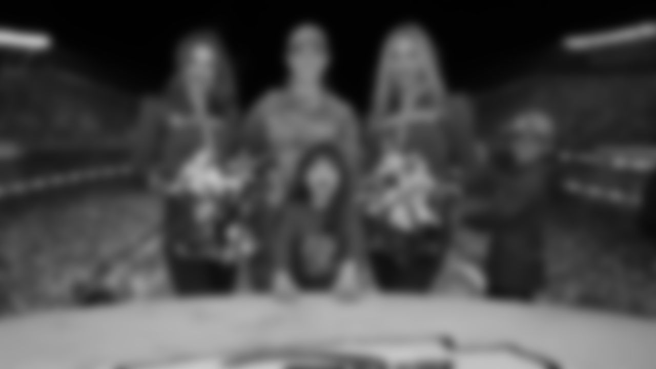 Dipardo - Major Callie Cooper with family during an NFL week 17 matchup against the Denver Broncos, Thursday, December 25, 2025.