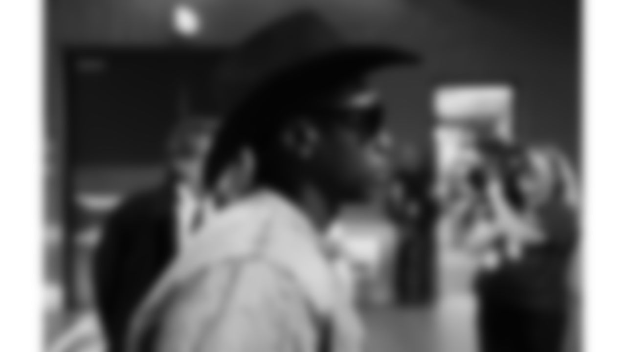 Kansas City Chiefs wide receiver Xavier Worthy (1) arrives prior to a week 13 NFL football game against the Dallas Cowboys on Thursday, November 27, 2025 in Arlington, TX.