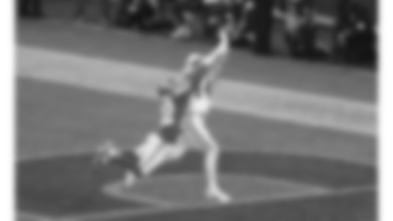 Kansas City Chiefs cornerback Trent McDuffie (22) defends Indianapolis Colts wide receiver Alec Pierce (14) during a week 12 NFL football game, Sunday, November 23, 2025 in Kansas City, MO.