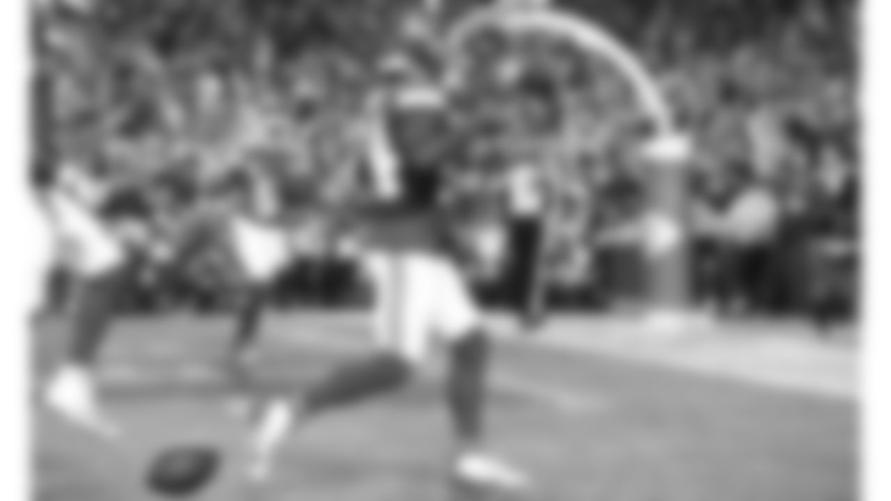 Kansas City Chiefs running back Brashard Smith (24) scores a touchdown during an NFL week 17 matchup against the Denver Broncos, Thursday, December 25, 2025.