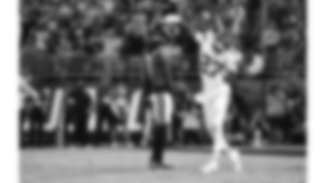 Kansas City Chiefs defensive back Chamarri Conner (27) celebrates a 4th down stop during a week 5 NFL football game against the Jacksonville Jaguars, Monday, October 6, 2025, in Jacksonville, FL.