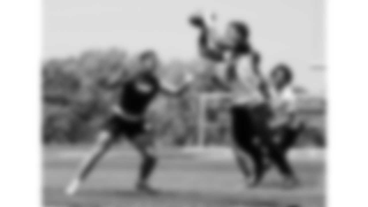 Kansas City Chiefs defensive end Felix Anudike-Uzomah (91) hosted a youth football camp on June 22, 2025 at Lee's Summit High School in Lee's Summit, MO.