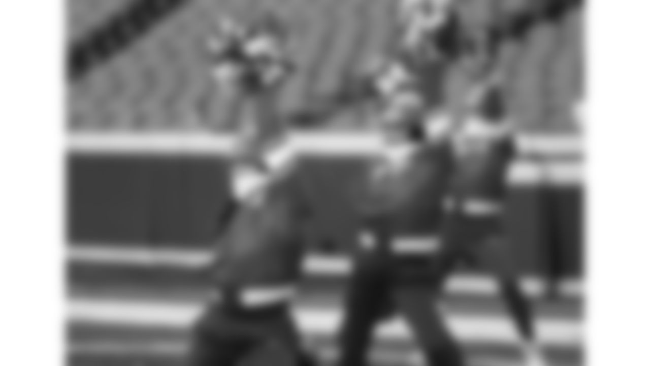 Kansas City Chiefs Cheerleaders practice on the field prior to a week 15 NFL Football game against the Los Angeles Chargers on Sunday, December 14, 2025 in Kansas City, MO.