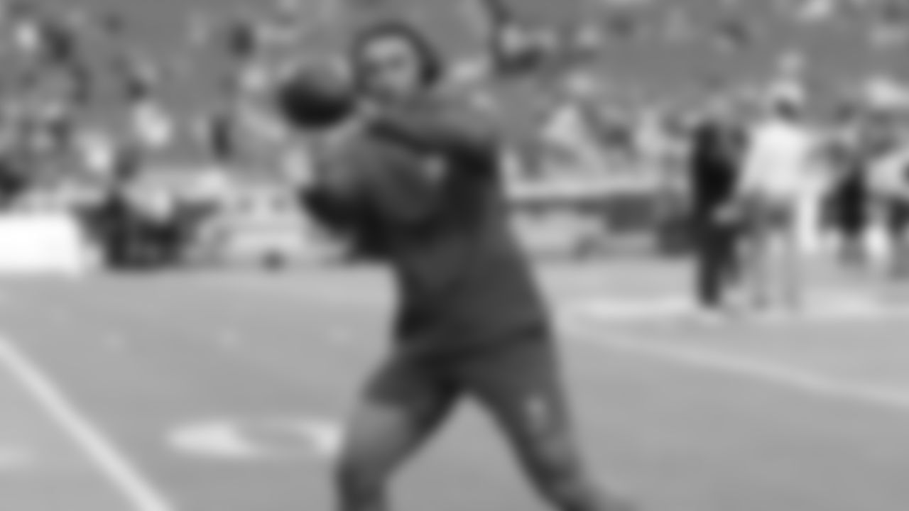 Kansas City Chiefs cornerback Trent McDuffie (22) warms up prior to a week 6 NFL Football game against the Detroit Lions on Sunday, October 12, 2025 in Kansas City, MO.