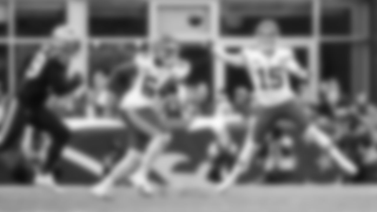 Kansas City Chiefs quarterback Patrick Mahomes (15) throws a pass during the NFL Week 15 matchup against the New England Patriots on December 17, 2023.