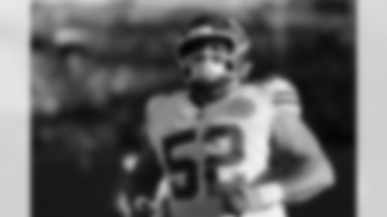 Kansas City Chiefs center Creed Humphrey (52) prior to a week 9 NFL football game against the Buffalo Bills, Sunday, November 2, 2025 in Buffalo, NY