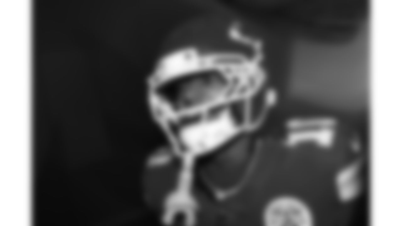 Kansas City Chiefs running back Isiah Pacheco (10) yells in the tunnel before running out prior to a week 14 NFL football game against the Houston Texans, Sunday, December 7, 2025 in Kansas City, MO.