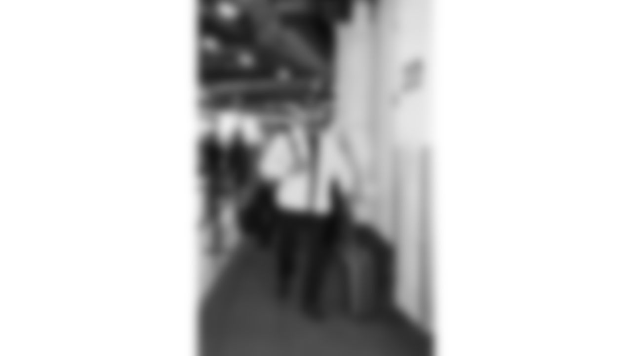 Kansas City Chiefs safety Bryan Cook (6) arrives prior to a week 11 NFL Football game against the Denver Broncos on Sunday, November 16, 2025 in Denver, Colorado.