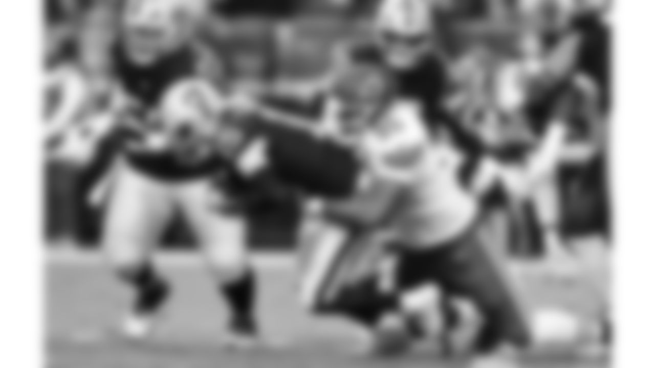 Kansas City Chiefs defensive tackle Chris Jones (95) tackles Las Vegas Raiders quarterback Kenny Pickett (15) during a week 18 NFL football game, Sunday, January 4, 2026 in Las Vegas, NV.