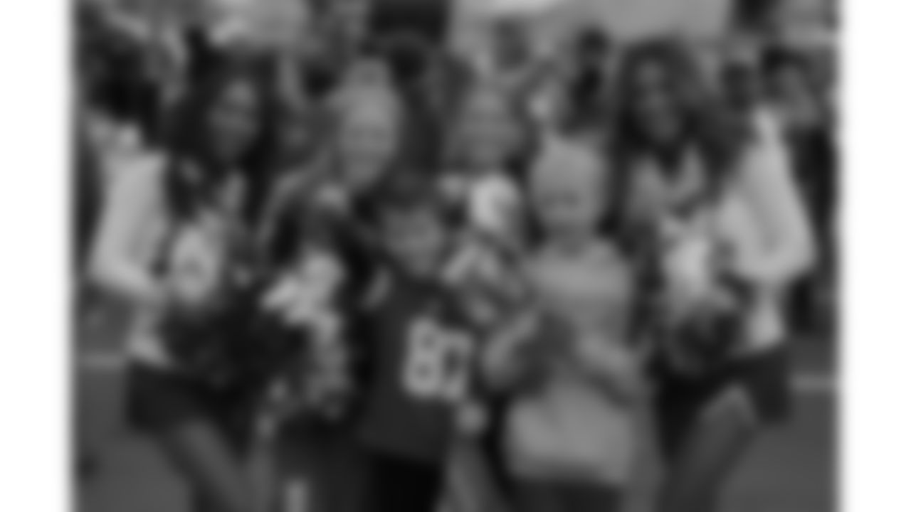 Kansas City Chiefs Cheerleaders before a week 12 NFL football game against the Indianapolis Colts, Sunday, November 23, 2025 in Kansas City, MO.