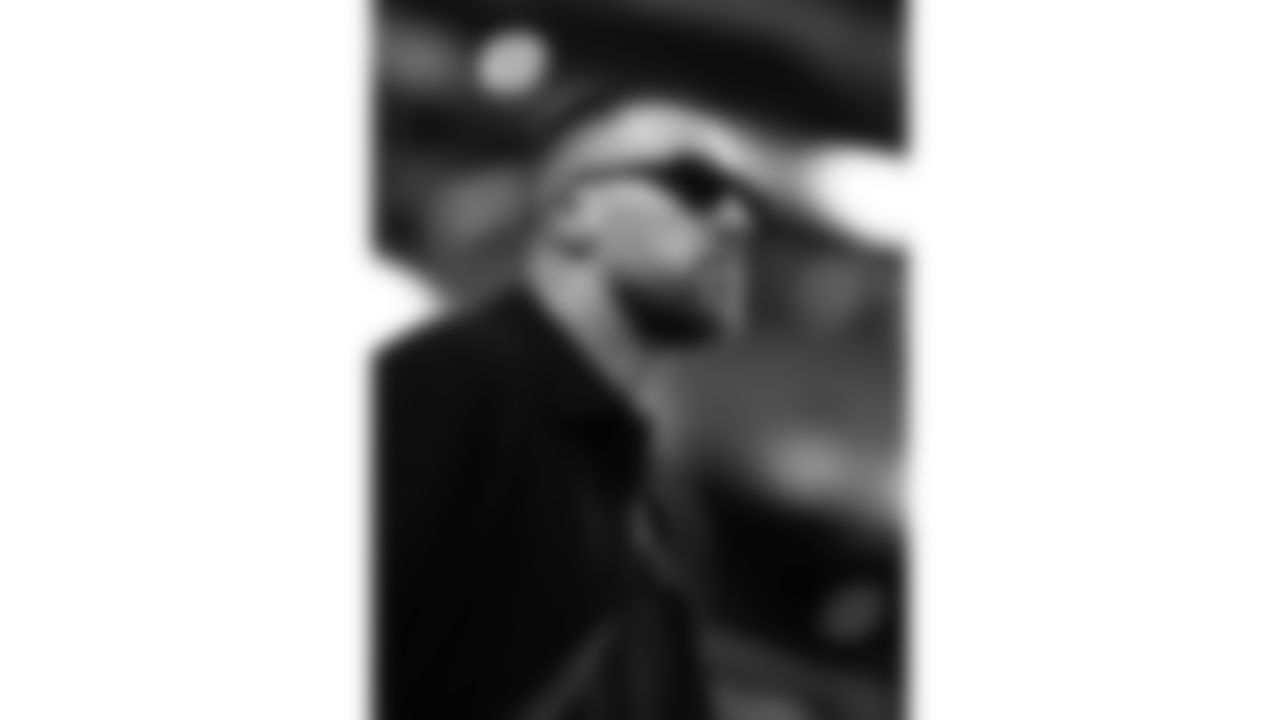 Kansas City Chiefs tight end Travis Kelce (87) arrives at Allegiant Stadium for a week 18 NFL football game against the Las Vegas Raiders, Sunday, January 4, 2026 in Las Vegas, NV.