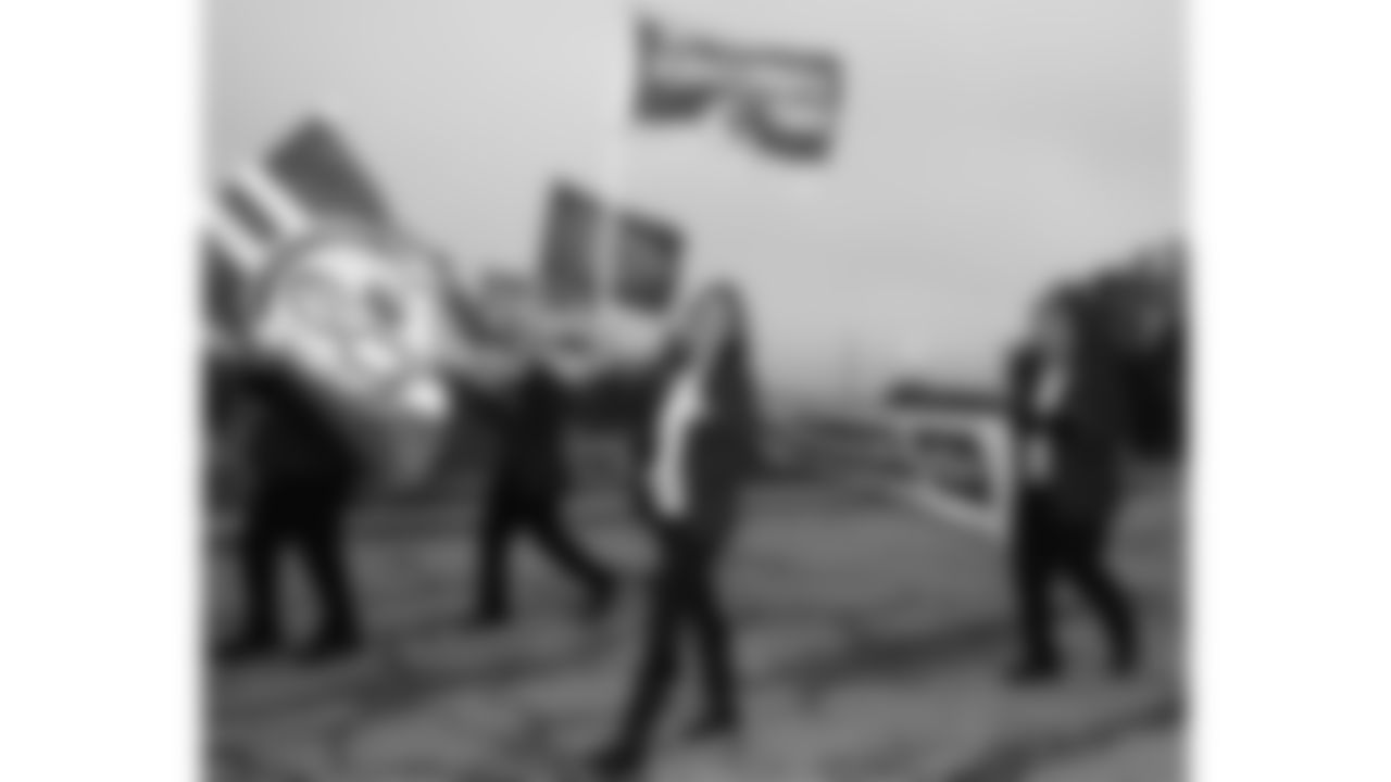 Red Coaters prior to a week 8 NFL Football game against the Washington Commanders on Monday, October 27, 2025 in Kansas City, MO.