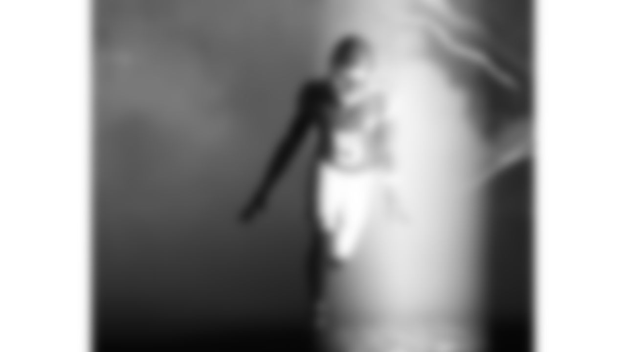 Kansas City Chiefs wide receiver Hollywood Brown (5) runs onto field prior to an NFL week 14 matchup against the Houston Texans, Sunday December 7, 2025.