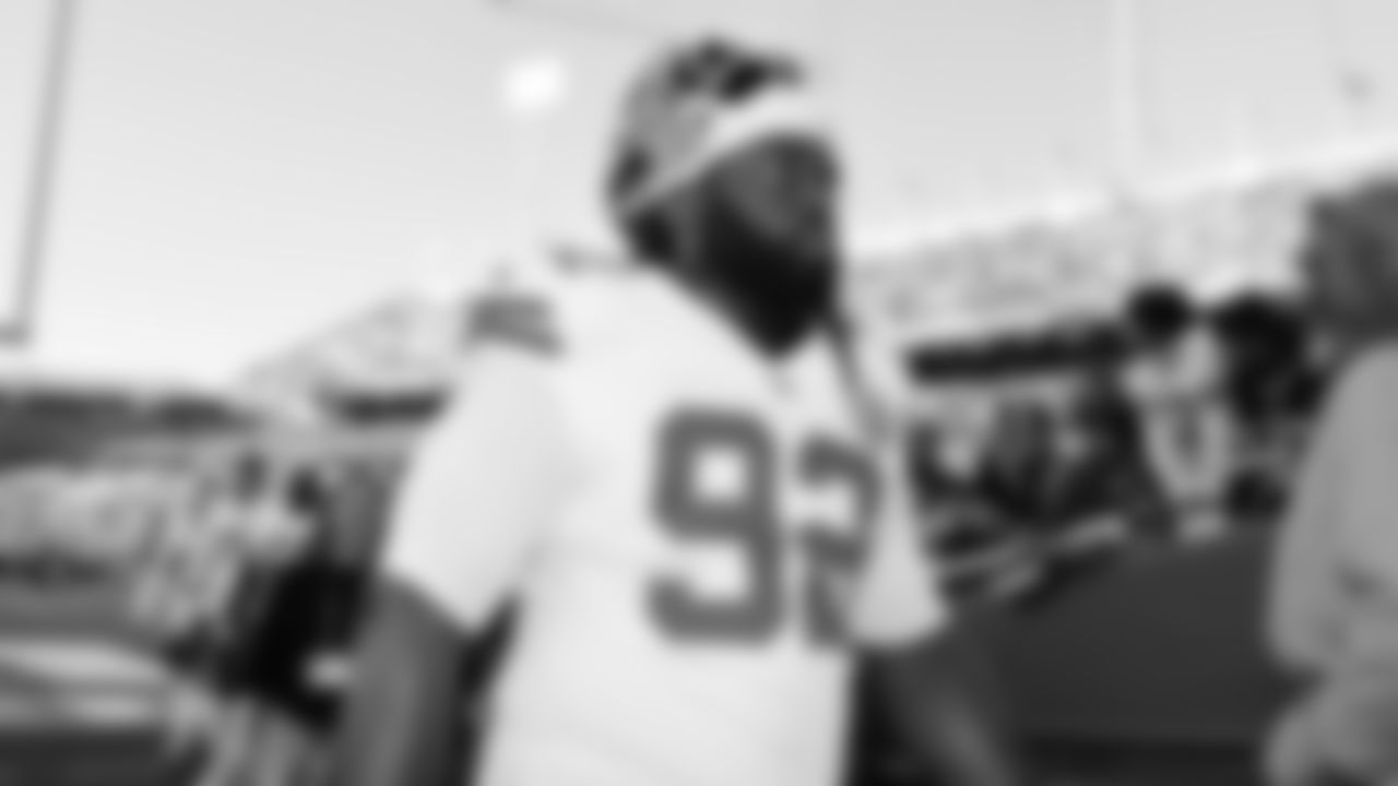 Kansas City Chiefs defensive tackle Derrick Nnadi (92) prior to a week 9 NFL football game against the Buffalo Bills, Sunday, November 2, 2025 in Buffalo, NY