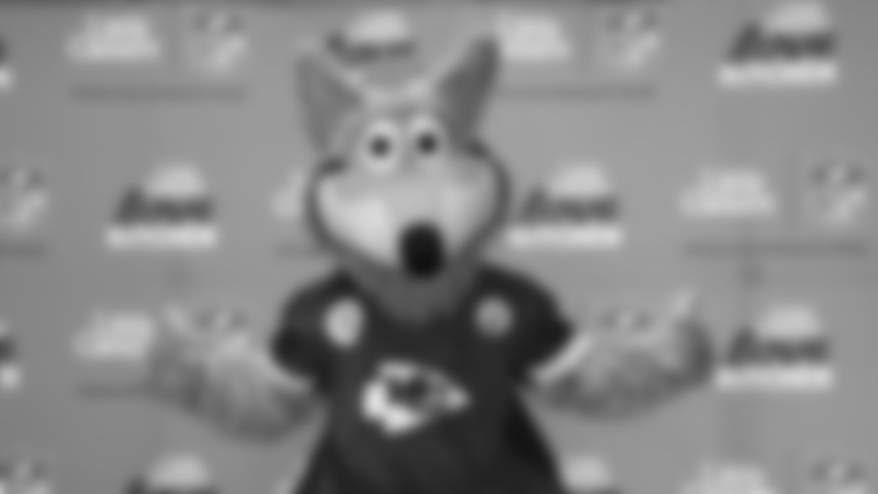 Kansas City Chiefs representatives and the Little Caesars Love Kitchen provide pizza for local U.S. service members and their families at Life.Church Faith & Family Chapel on Tuesday, September 23, 2025 in Kansas City, MO.