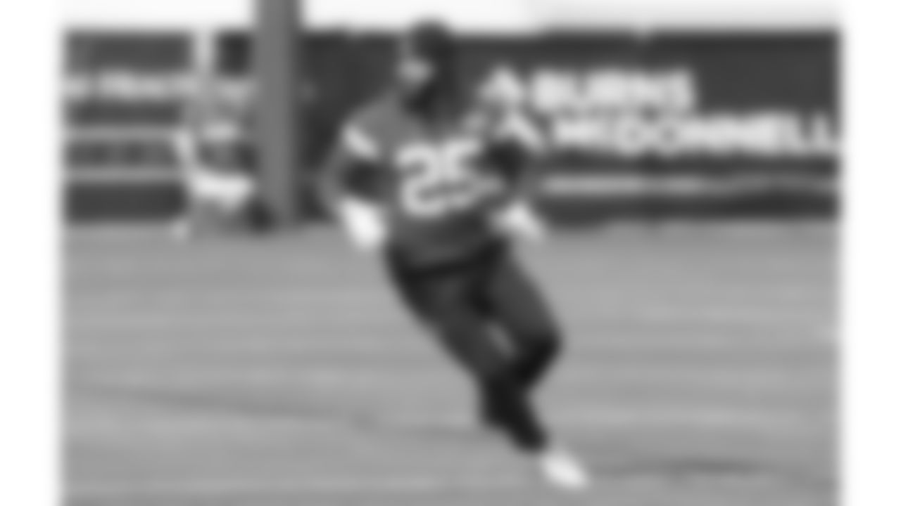 Kansas City Chiefs running back Elijah Mitchell (25) during practice on Thursday, October 30, 2025 in Kansas City, MO.