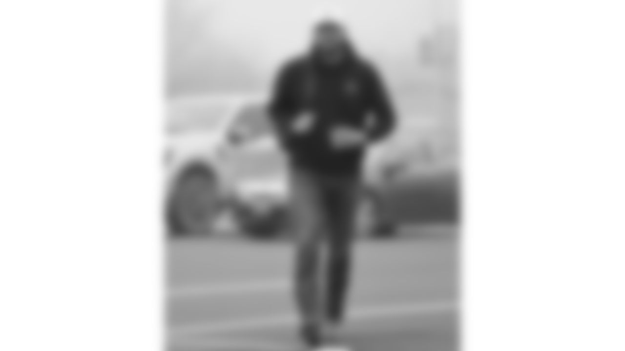 Kansas City Chiefs long snapper James Winchester (41) arrives prior to a week 12 NFL Football game against the Indianapolis Colts on Sunday, November 23, 2025 in Kansas City, MO