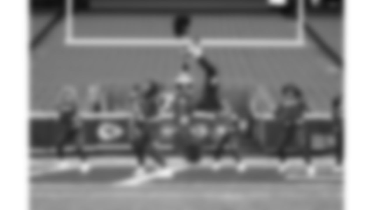 Kansas City Chiefs Cheerleaders practice on the field prior to a week 14 NFL Football game against the Houston Texans on Sunday, December 7, 2025 in Kansas City, MO.