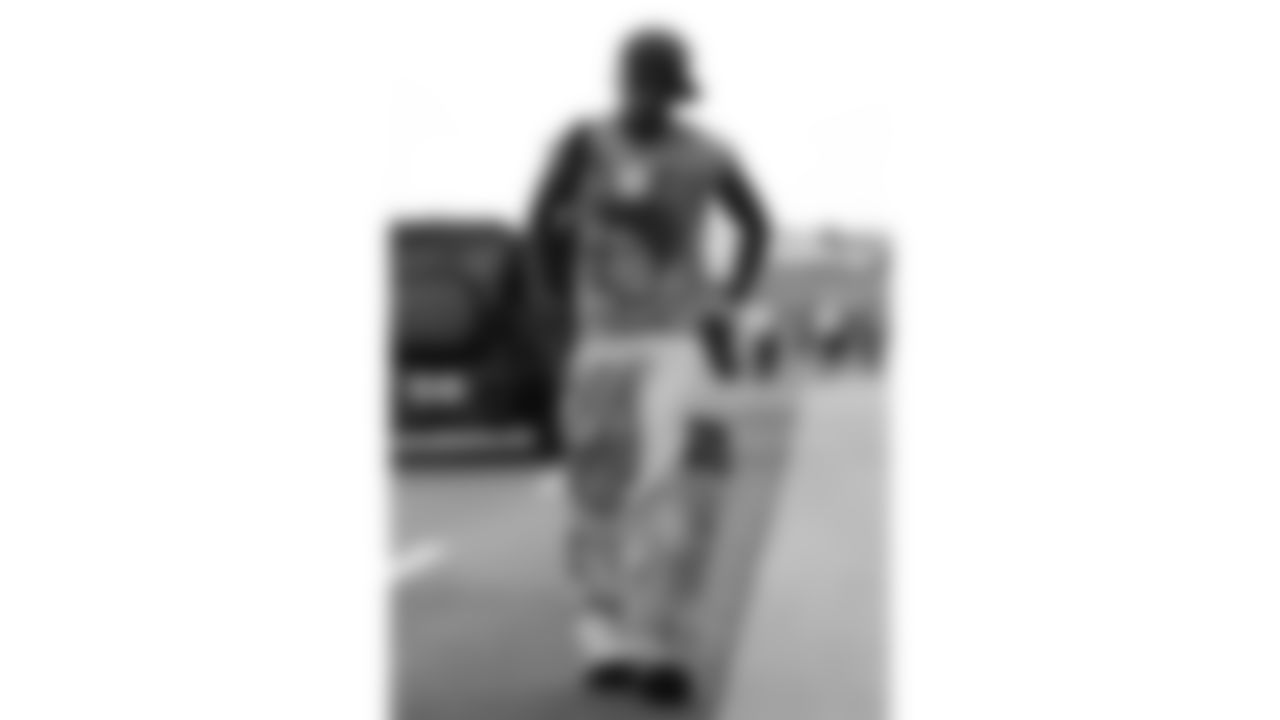 Kansas City Chiefs wide receiver Xavier Worthy (1) arrives prior to a week 6 NFL Football game against the Detroit Lions on Sunday, October 12, 2025 in Kansas City, MO.