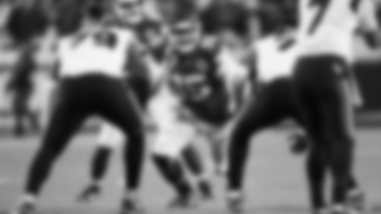 Kansas City Chiefs defensive tackle Chris Jones (95) rushes the passer during an NFL week 14 matchup against the Houston Texans, Sunday December 7, 2025.