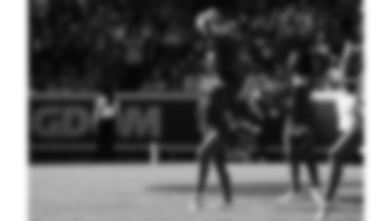 A Kansas City Chiefs Cheerleader during a week 12 NFL football game against the Indianapolis Colts, Sunday, November 23, 2025 in Kansas City, MO.