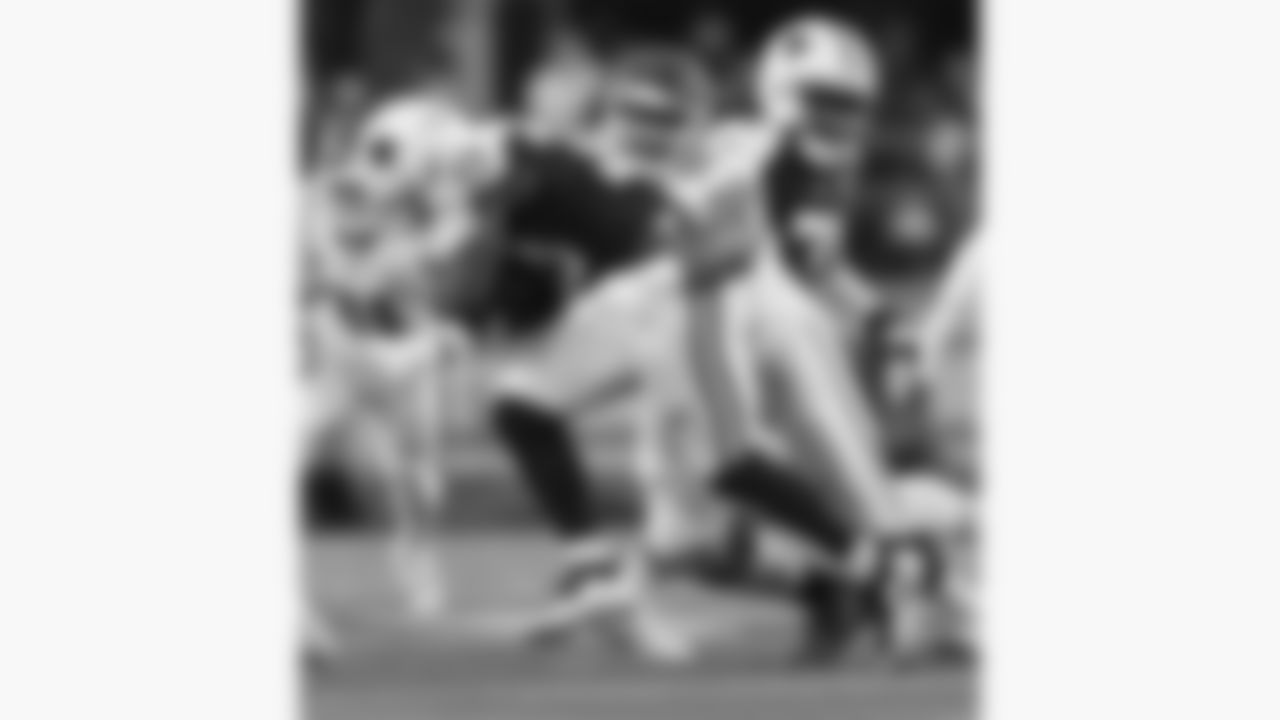 Kansas City Chiefs defensive tackle Chris Jones (95) makes a tackle during a week 13 NFL Football game against the Dallas Cowboys on Thursday, November 27, 2025 in Dallas, Texas.