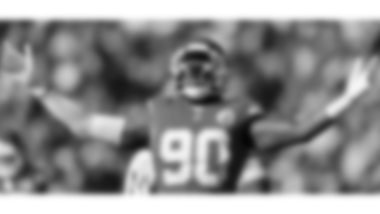 Kansas City Chiefs defensive end Charles Omenihu (90) celebrates during a week 15 NFL football game against the Los Angeles Chargers, Sunday, December 14, 2025 in Kansas City, MO.