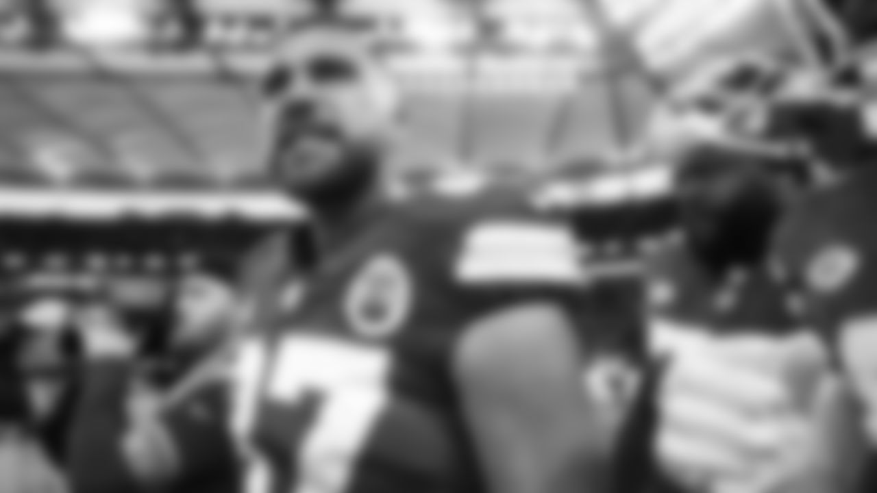 Kansas City Chiefs tight end Travis Kelce (87) in the huddle prior to the Week 9 NFL football game against the Miami Dolphins on Sunday, November 5, 2023 in Frankfurt, Germany.