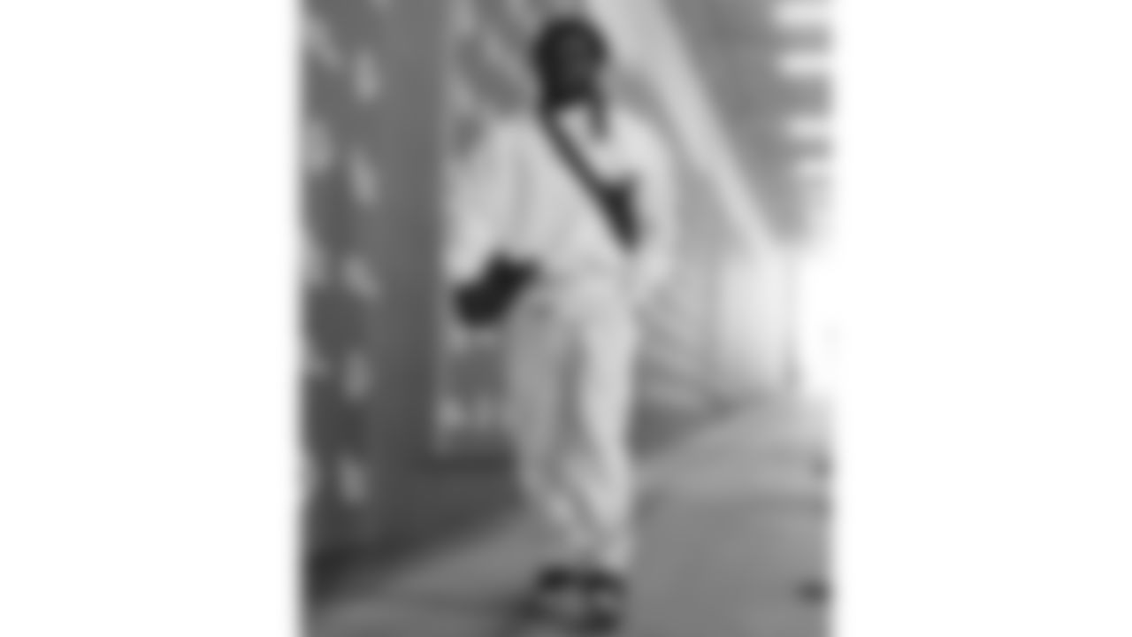 Kansas City Chiefs linebacker Nick Bolton (32) arrives prior to an NFL week 15 matchup against the Los Angeles Chargers, Sunday December 14, 2025.