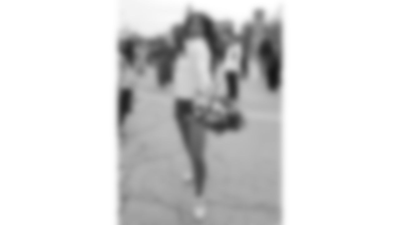 The Kansas City Chiefs Cheerleaders before a week 12 NFL football game against the Indianapolis Colts, Sunday, November 23, 2025 in Kansas City, MO.