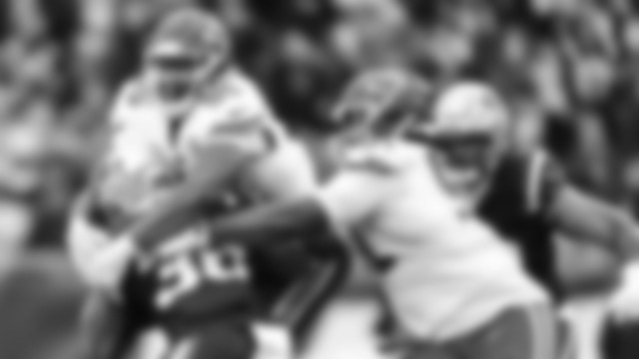 Kansas City Chiefs defensive tackle Chris Jones (95) makes a tackle during the NFL Week 15 matchup against the New England Patriots on December 17, 2023.