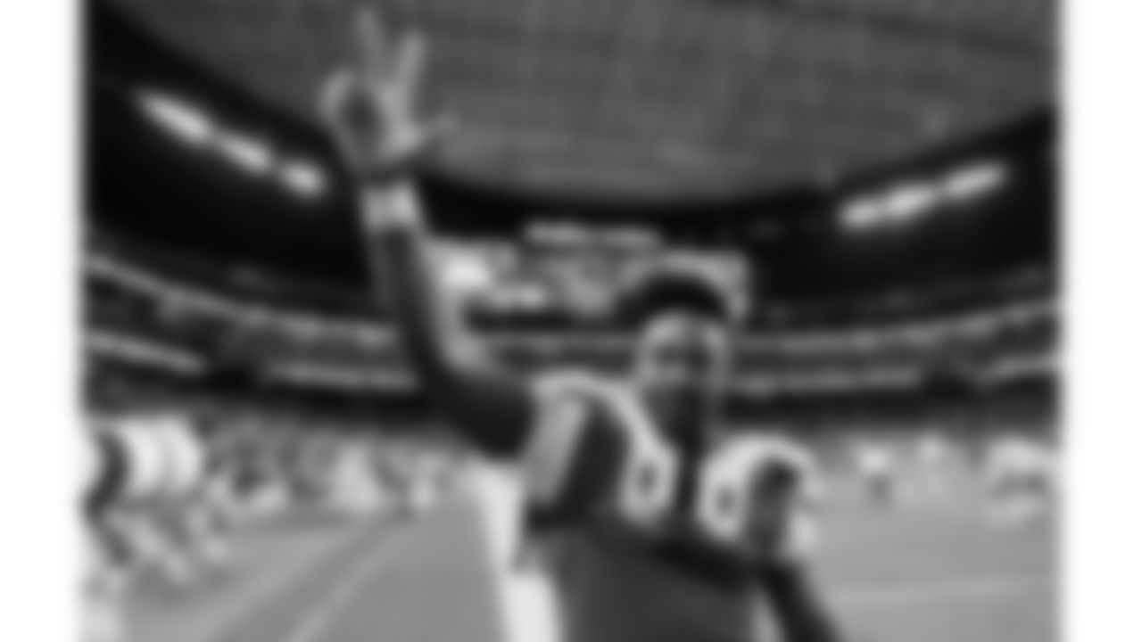 Kansas City Chiefs defensive tackle Chris Jones (95) gestures as he walks off the field following a week 18 NFL football game against the Las Vegas Raiders, Sunday, January 4, 2026 in Las Vegas, NV.