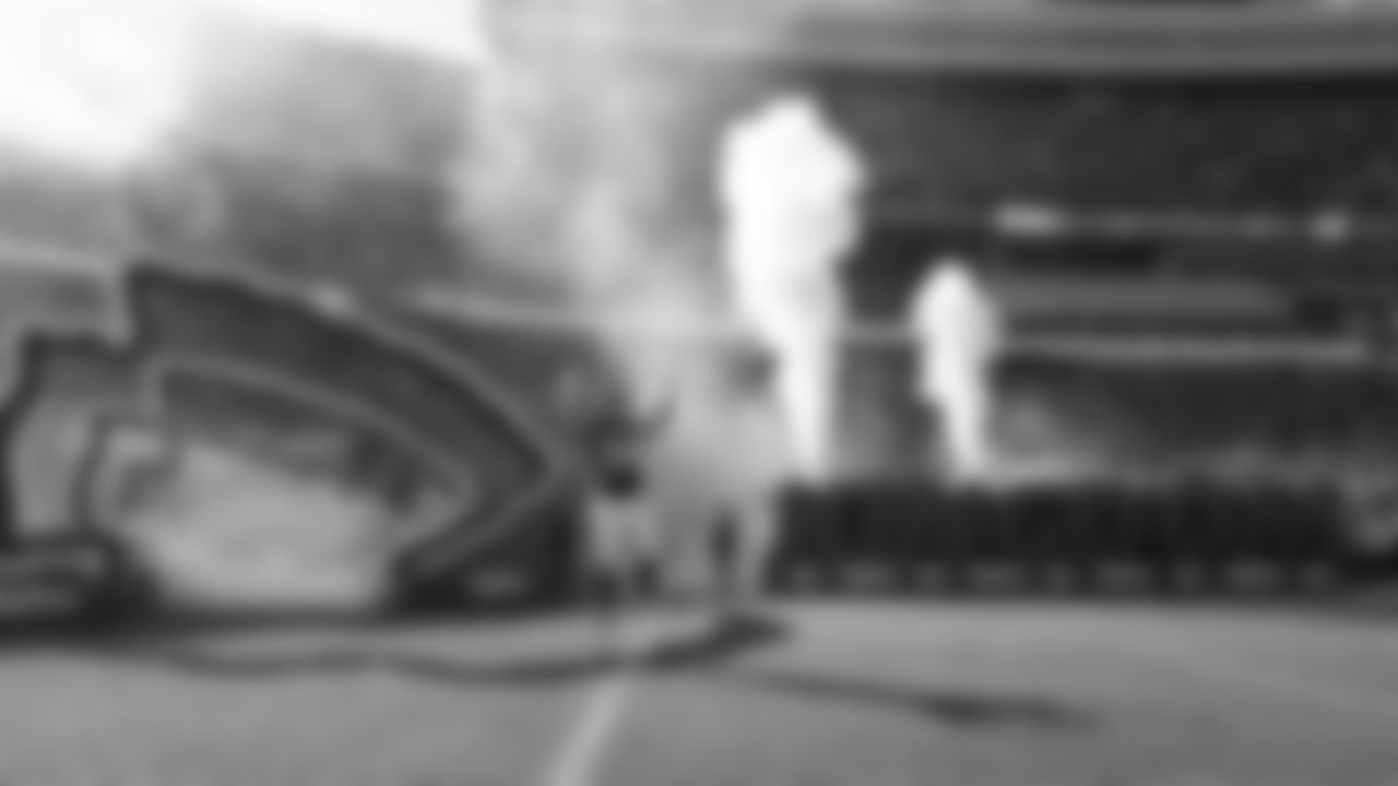 Kansas City Chiefs linebacker Leo Chenal (54) runs out during introductions prior to a week 12 NFL football game against the Indianapolis Colts, Sunday, November 23, 2025 in Kansas City, MO.