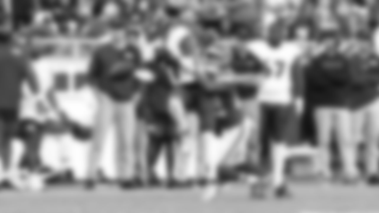 Kansas City Chiefs cornerback Trent McDuffie (22) breaks up a pass to Baltimore Ravens wide receiver Rashod Bateman (7) during the week 4 NFL football game, Sunday, September 28, 2025 in Kansas City, MO.