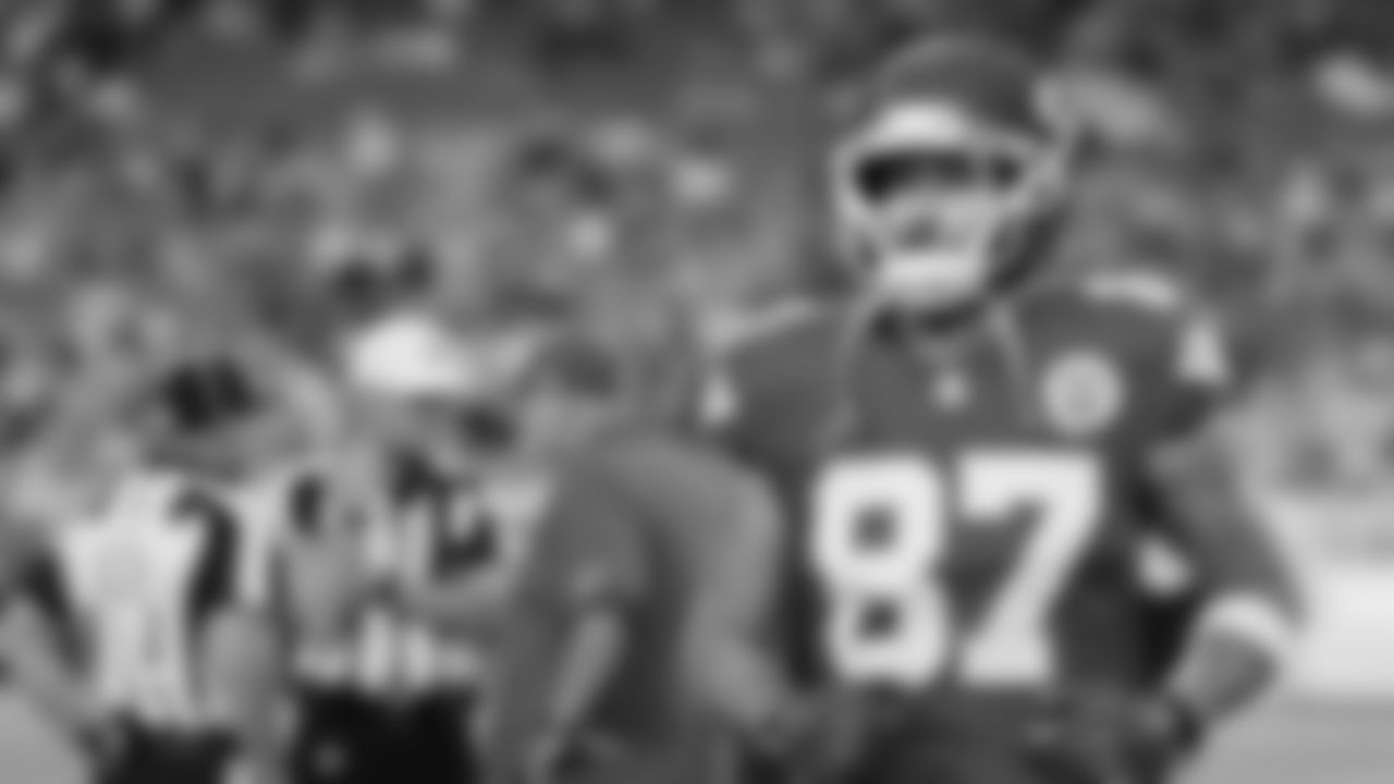 Kansas City Chiefs tight end Travis Kelce (87) on the field prior to a week 6 NFL Football game against the Detroit Lions on Sunday, October 12, 2025 in Kansas City, MO.