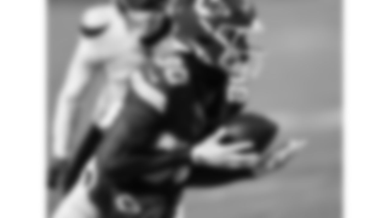 Kansas City Chiefs wide receiver Tyquan Thornton (80) catches a punt return ball during a week 14 NFL football game against the Houston Texans, Sunday, December 7, 2025 in Kansas City, MO.