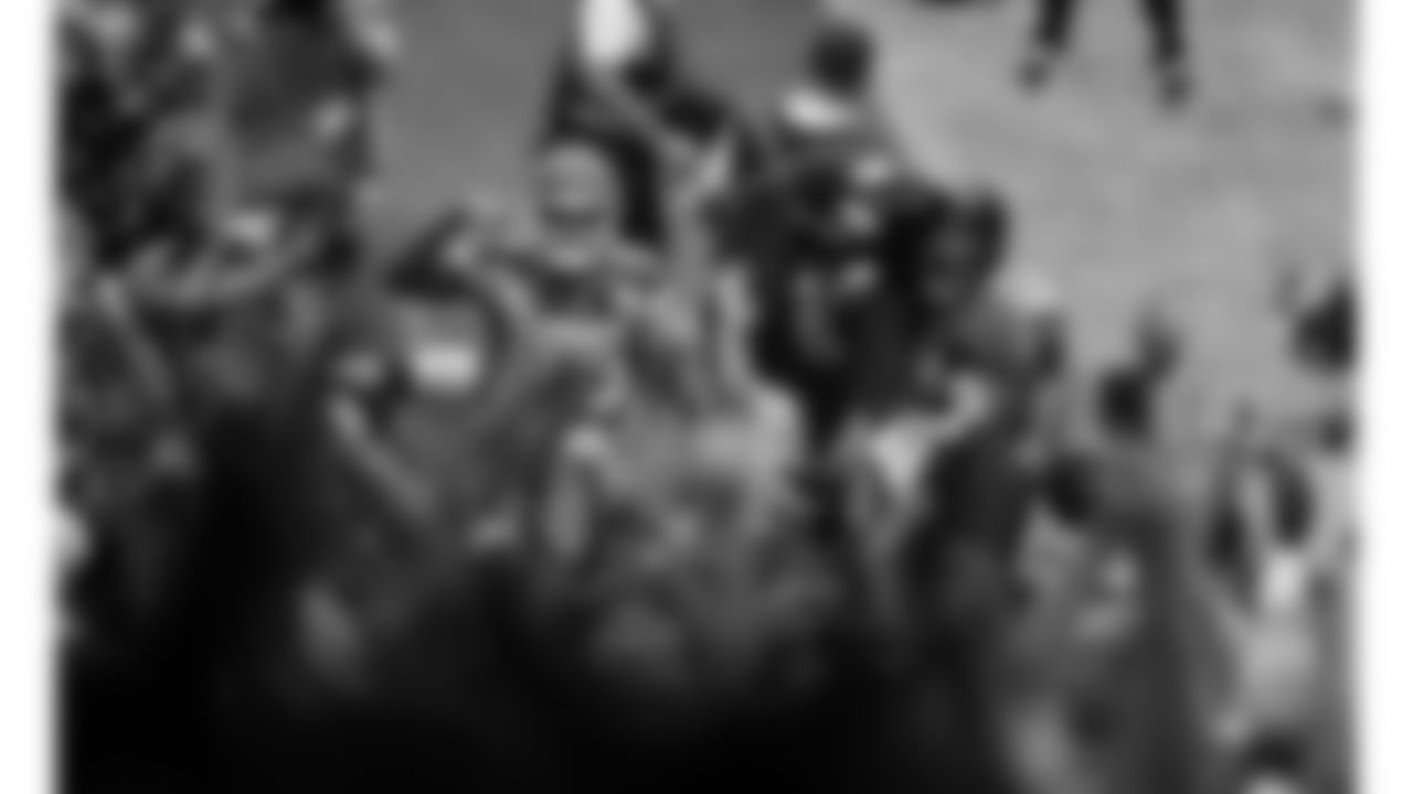 Kansas City Chiefs quarterback Patrick Mahomes (15) celebrates toward the fans after scoring a touchdown during the week 2 NFL football game against the Philadelphia Eagles, Sunday, September 14, 2025 in Kansas City, MO.