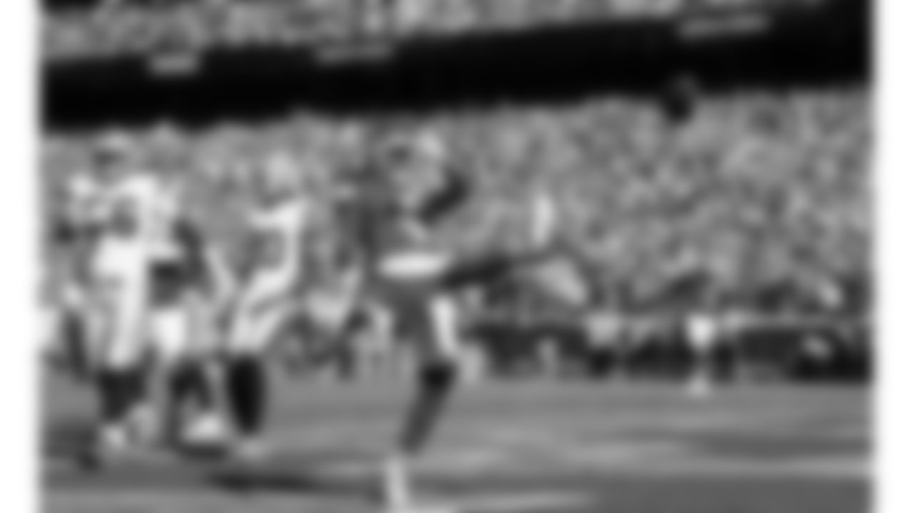 Kansas City Chiefs wide receiver Rashee Rice (4) kicks the ball as a touchdown celebration during a week 7 NFL football game against the Las Vegas Raiders, Sunday, October 19, 2025 in Kansas City, MO.