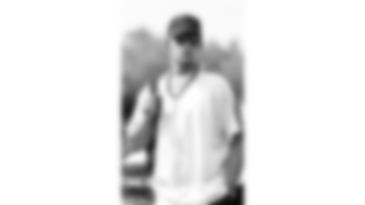 Kansas City Chiefs quarterback Patrick Mahomes (15) arrives prior to a week 2 NFL Football game against the Philadelphia Eagles Sunday September 14, 2025.