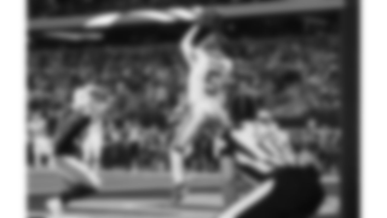 Kansas City Chiefs wide receiver Hollywood Brown (5) scores a touchdown during a week 13 NFL Football game against the Dallas Cowboys on Thursday, November 27, 2025 in Dallas, Texas.