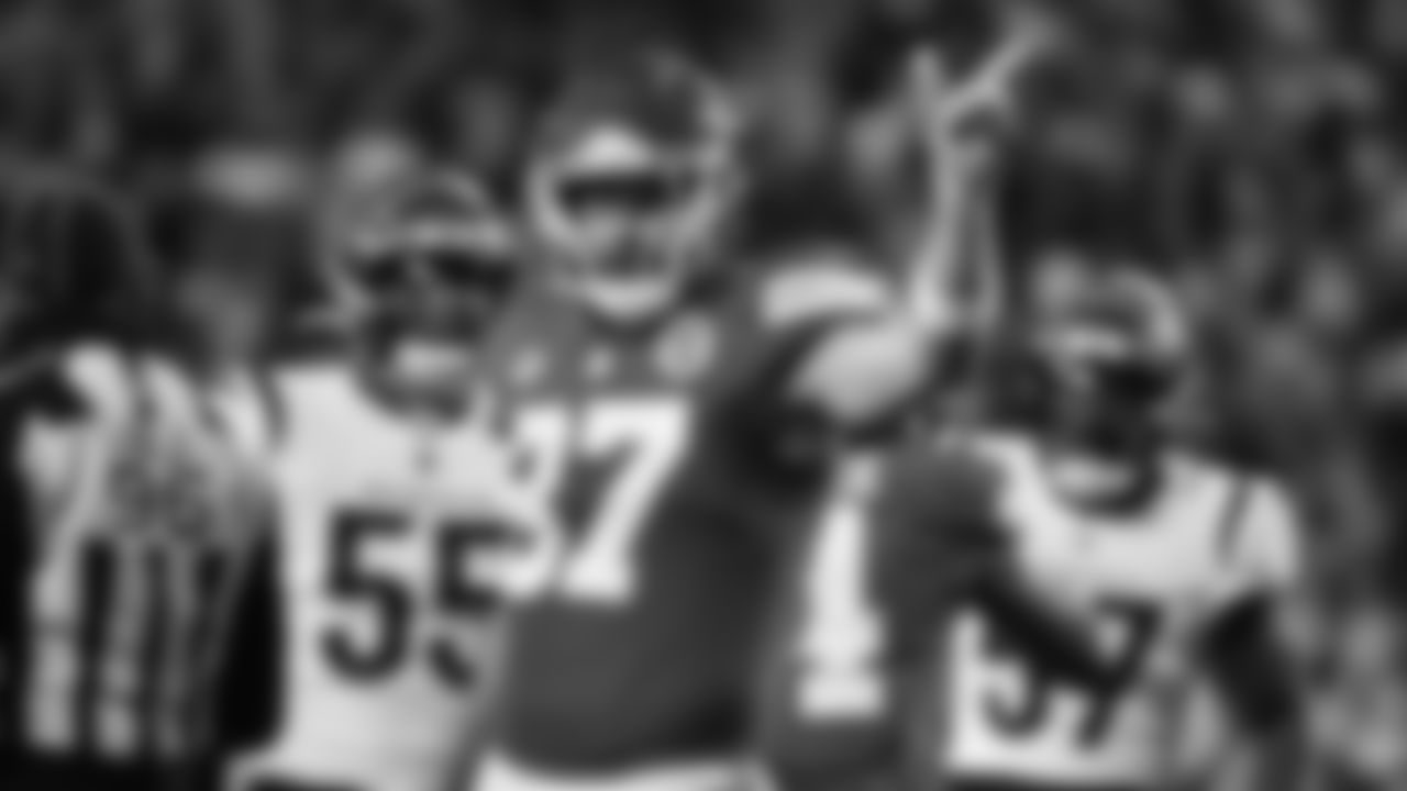 The Kansas City Chiefs face off against the Cincinnati Bengals at GEHA Field at Arrowhead Stadium on December 31, 2023.