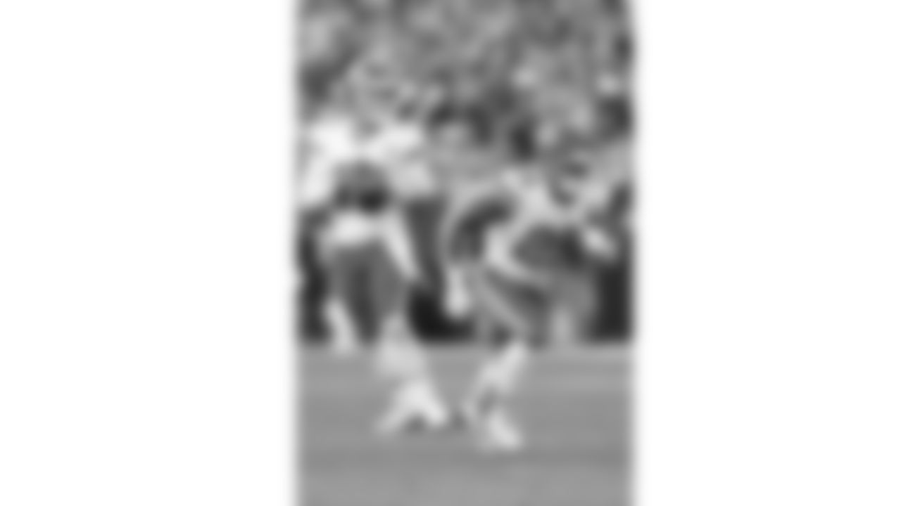 Kansas City Chiefs running back Elijah Mitchell (25) in action during a week 11 NFL Football game against the Denver Broncos on Sunday, November 16, 2025 in Denver, Colorado.