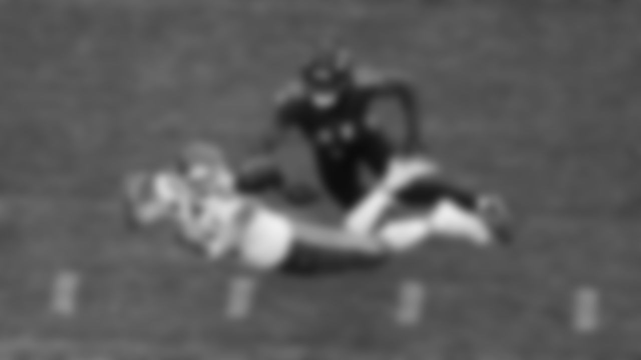 Kansas City Chiefs tight end Travis Kelce (87) makes a diving catch during the AFC Championship Game against the Baltimore Ravens on Sunday, January 28, 2024 in Baltimore.