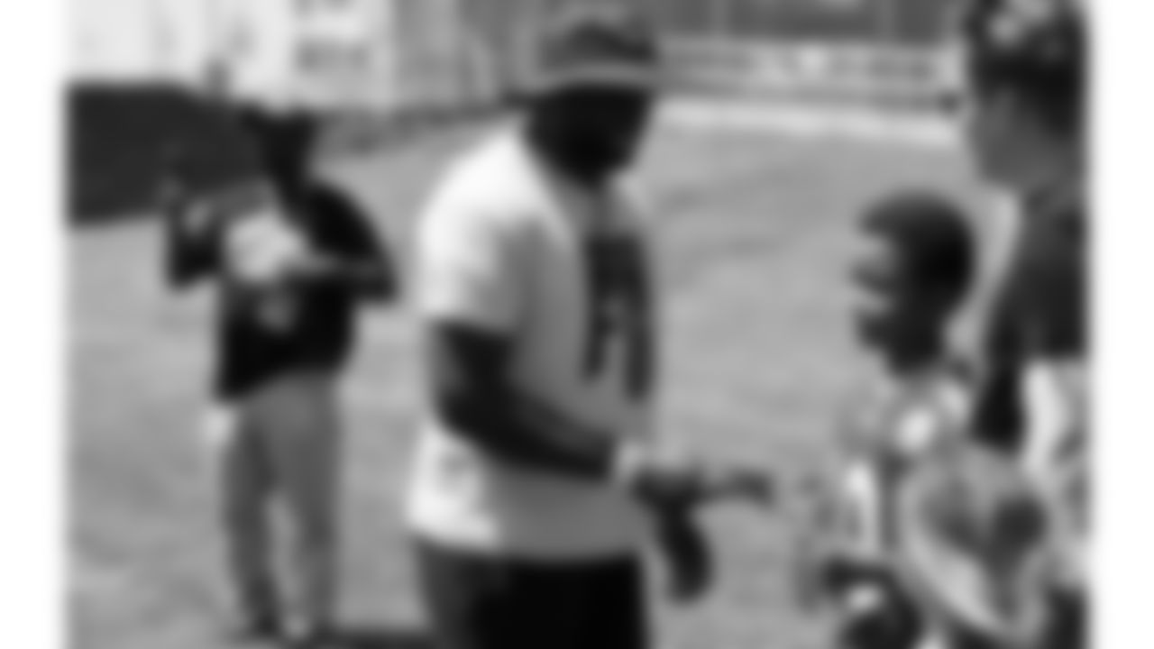 Kansas City Chiefs defensive end Felix Anudike-Uzomah (91) hosted a youth football camp on June 22, 2025 at Lee's Summit High School in Lee's Summit, MO.